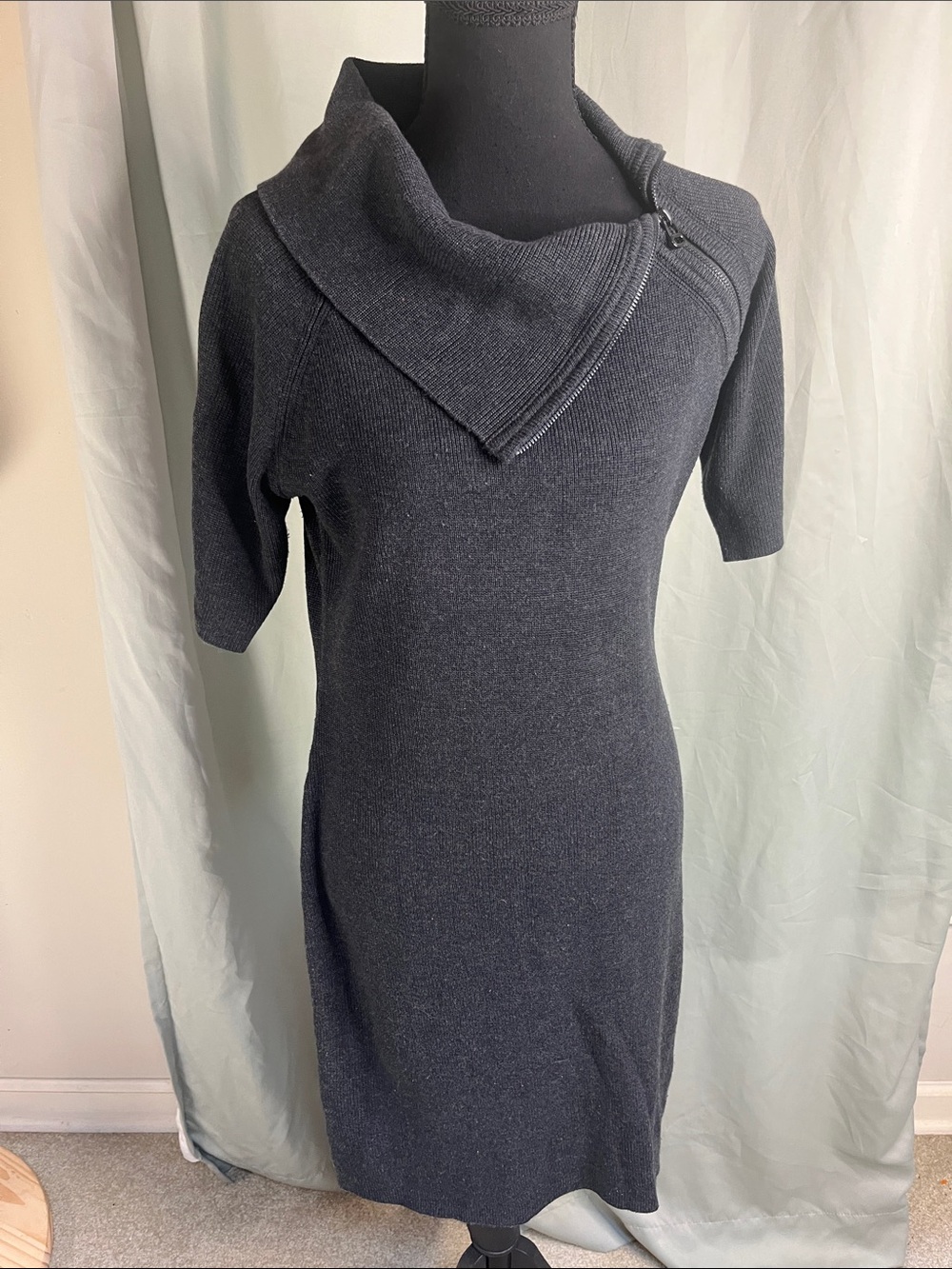 Calvin Klein short sleeve sweater dress with zipper and Turtle Neck Medium
